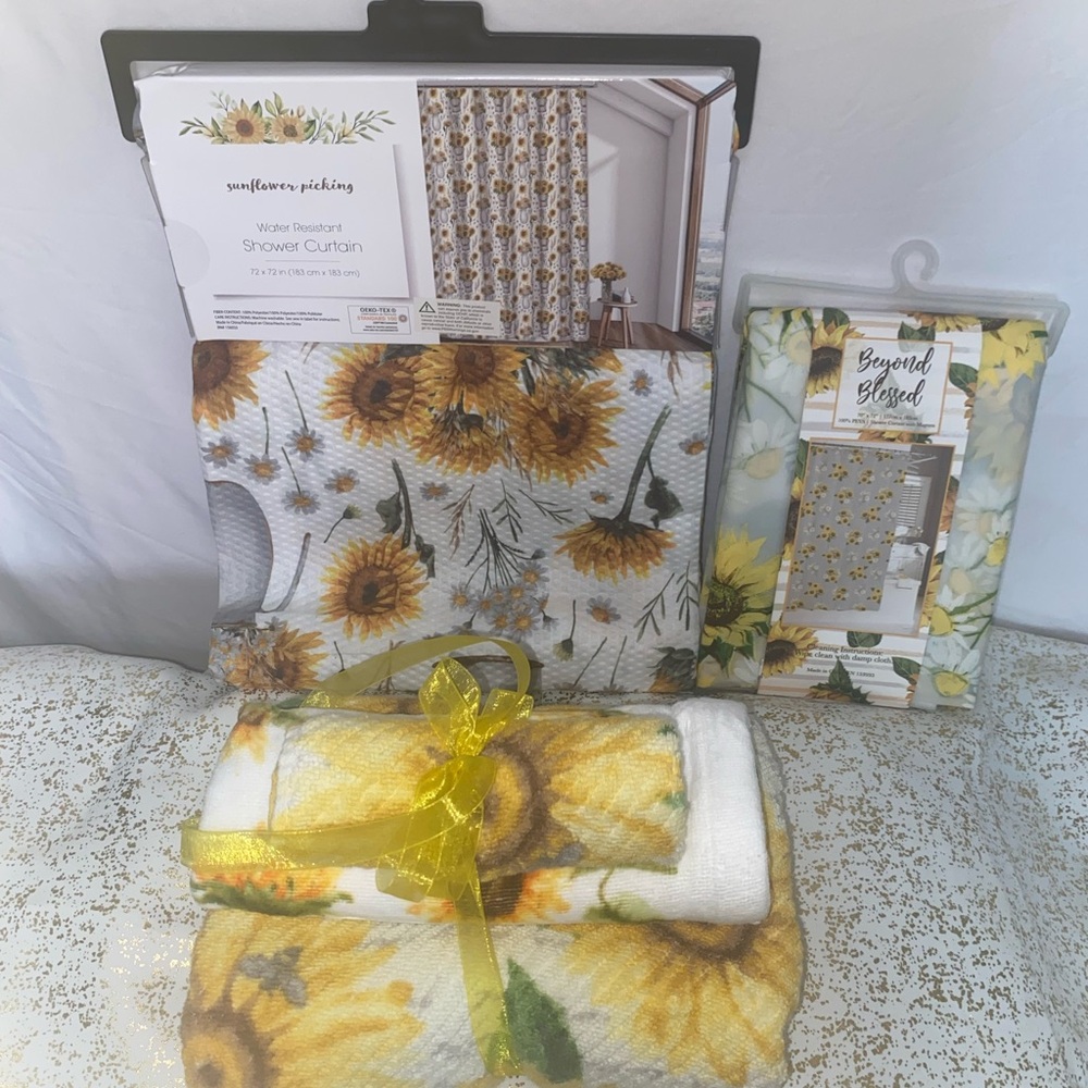 Sunflower Shower Curtain and towels set.